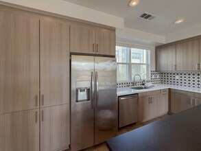 10482 San Diego Mission Rd in San Diego, CA - Building Photo - Building Photo