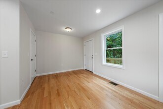 64 N Main St in Westford, MA - Building Photo - Building Photo