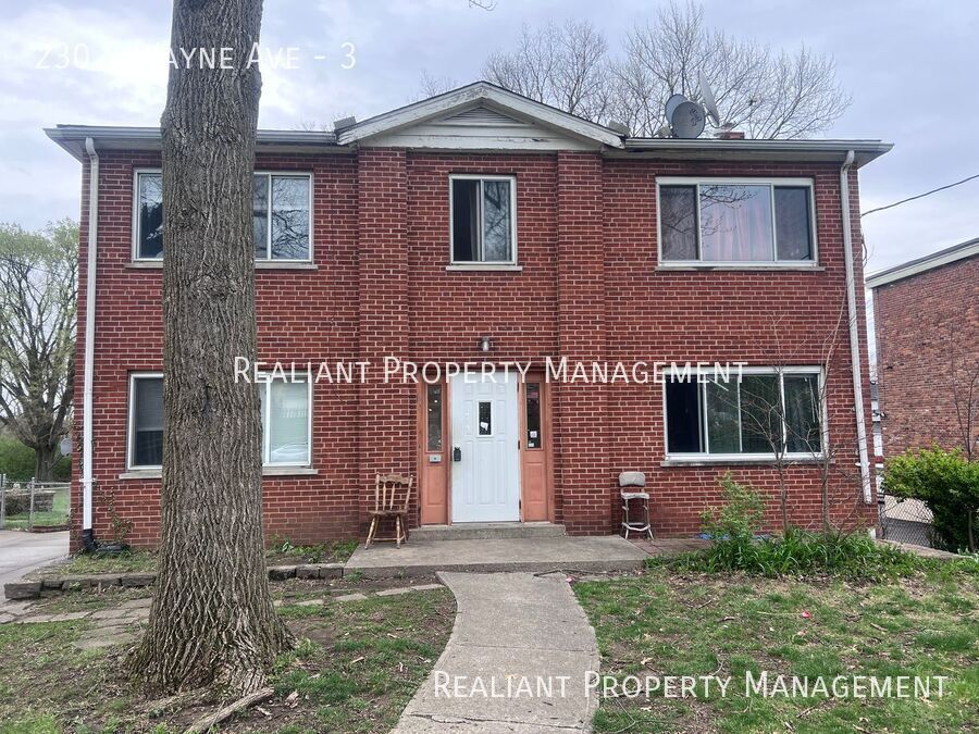 230 S Wayne Ave in Cincinnati, OH - Building Photo