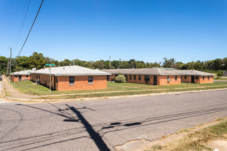 Norwood Plaza Apartments in Birmingham, AL - Building Photo - Building Photo