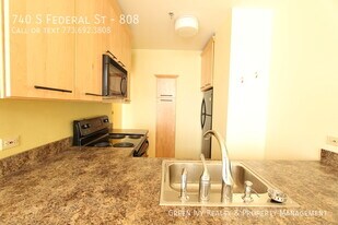 740 S Federal St in Chicago, IL - Building Photo
