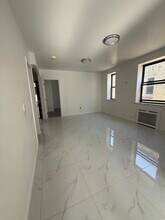 1584 W 10th St, Unit 2F in Brooklyn, NY - Foto de edificio - Building Photo