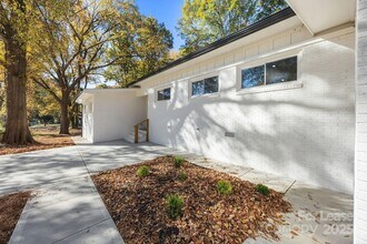 8625 Cedarbrook Dr in Charlotte, NC - Building Photo - Building Photo