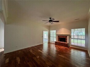 1826 N Glenbrook Pl in Fayetteville, AR - Foto de edificio - Building Photo