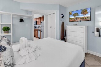 2001 S Ocean Blvd in Myrtle Beach, SC - Foto de edificio - Building Photo