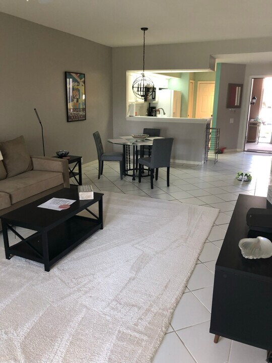 28080 Cavendish Ct, Unit 2003 in Bonita Springs, FL - Foto de edificio