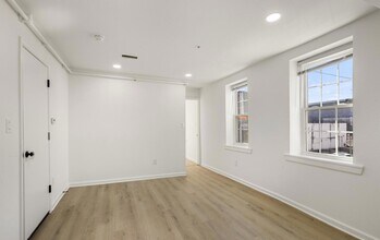 2723 E Huntingdon St, Unit 2nd Floor in Philadelphia, PA - Building Photo - Building Photo