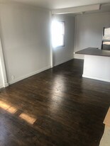 1309 W Monroe St in Herrin, IL - Building Photo