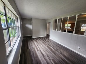 10210 Nola Dr in Louisville, KY - Building Photo - Building Photo