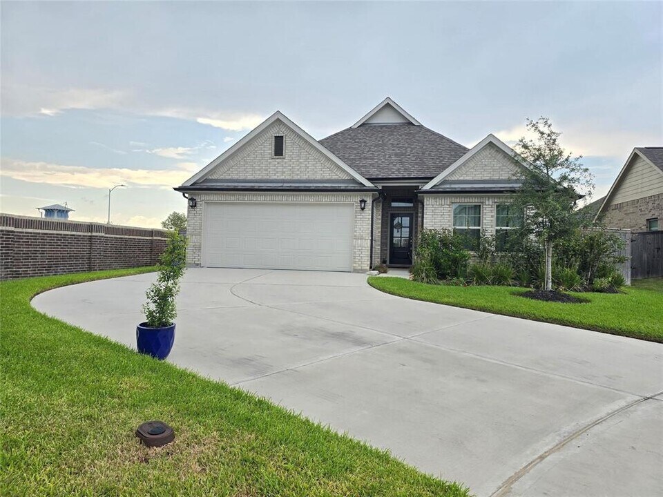 4901 Finns Lndg St in League City, TX - Building Photo