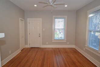 7602 Blessing Ave in Austin, TX - Building Photo - Building Photo