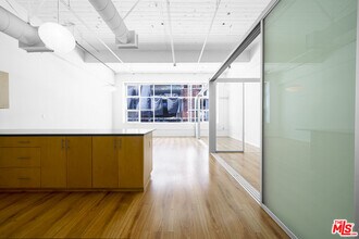 1130 Flower St in Los Angeles, CA - Building Photo - Building Photo