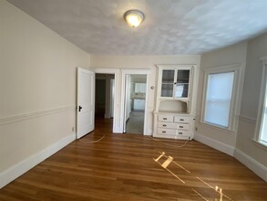 10 Pinkham Rd, Unit 2 in Medford, MA - Building Photo - Building Photo