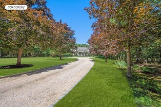 540 Blank Ln in Water Mill, NY - Foto de edificio - Building Photo