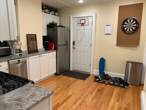 41 Cross St, Unit 2 in Somerville, MA - Building Photo - Building Photo