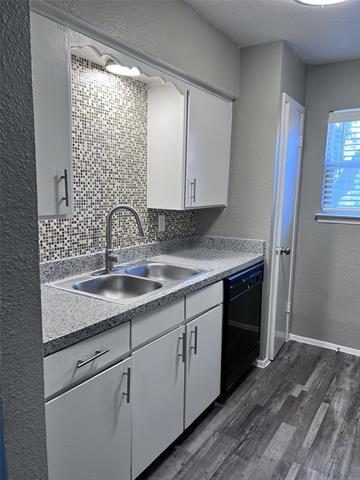 10749 E NW Hwy in Dallas, TX - Building Photo - Building Photo