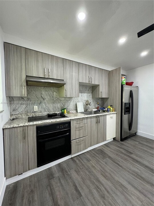 1086 NW 110th St in Miami, FL - Building Photo