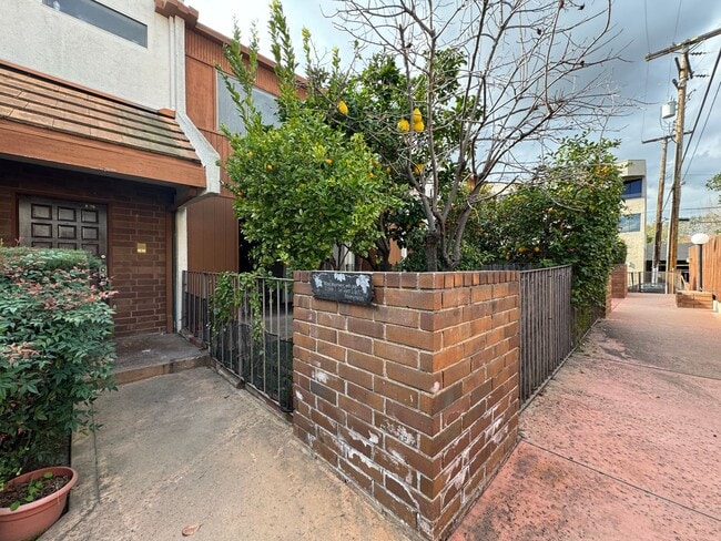 property at 402 S Garfield Ave