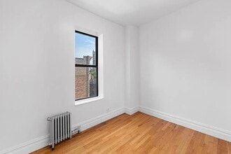 235 W 12th St in New York, NY - Building Photo - Building Photo