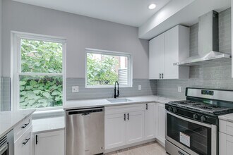 2432 Jasper St, Unit 2 in Philadelphia, PA - Building Photo - Building Photo