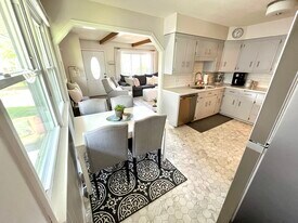 1821 Johnson St NE in Minneapolis, MN - Building Photo