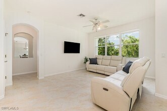 9021 Las Maderas Dr in Bonita Springs, FL - Building Photo - Building Photo