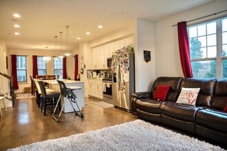9914 Wood Edge Wy in Lanham, MD - Building Photo - Building Photo