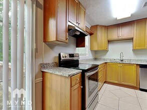 4617 Patrick Dr in Kennesaw, GA - Foto de edificio - Building Photo