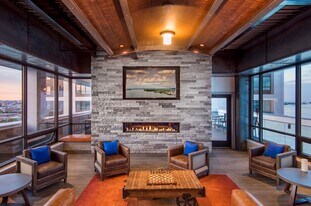 250 N Christopher Columbus Blvd, Unit 1001 in Philadelphia, PA - Building Photo