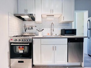 5525 Harold Way in Los Angeles, CA - Building Photo - Building Photo