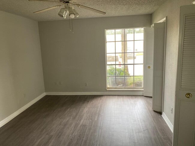 345 Wymore Rd in Altamonte Springs, FL - Foto de edificio - Building Photo
