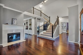 301 Oak Creek Ln in League City, TX - Building Photo - Building Photo