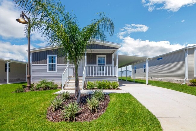 1455 Whispering Pnes Lp in Frostproof, FL - Building Photo - Building Photo