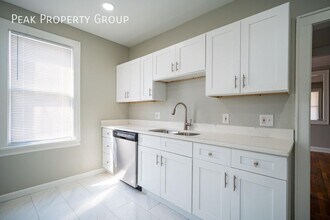 73 E Markison Ave in Columbus, OH - Building Photo - Building Photo