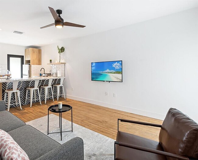 740 SW 9th St in Miami, FL - Foto de edificio - Building Photo