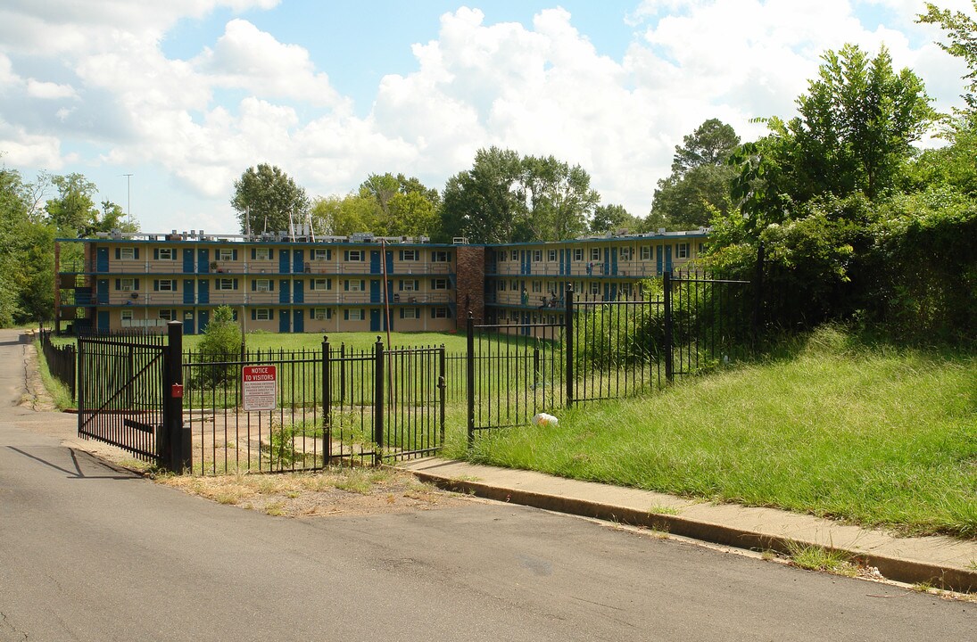 Grand Chateau in Jackson, MS - Building Photo