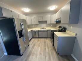 4259 NY-50 in Saratoga Springs, NY - Building Photo