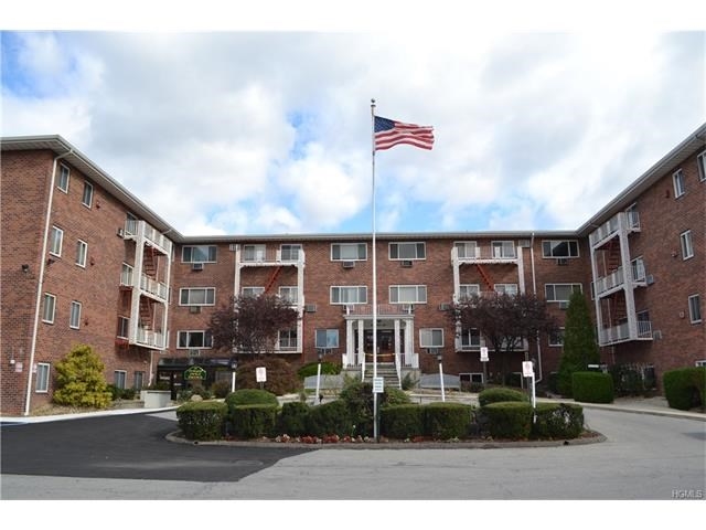 Peldale Cooperative Apartments in New Rochelle, NY - Building Photo