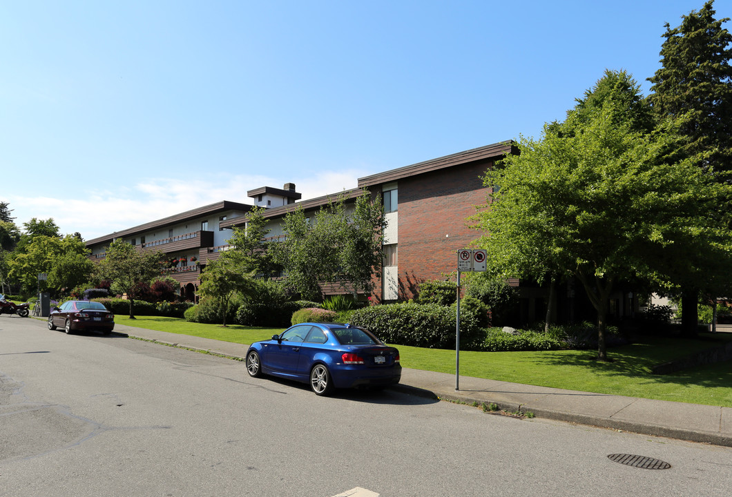 The Sea Breeze in Vancouver, BC - Building Photo