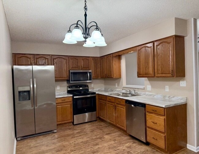 7931 Leverette Way in Powell, TN - Foto de edificio - Building Photo