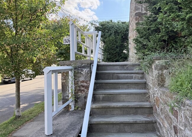 1306 Henry Ave in Mamaroneck, NY - Building Photo - Building Photo