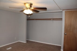 919 Austin St in Kingsland, TX - Building Photo - Building Photo