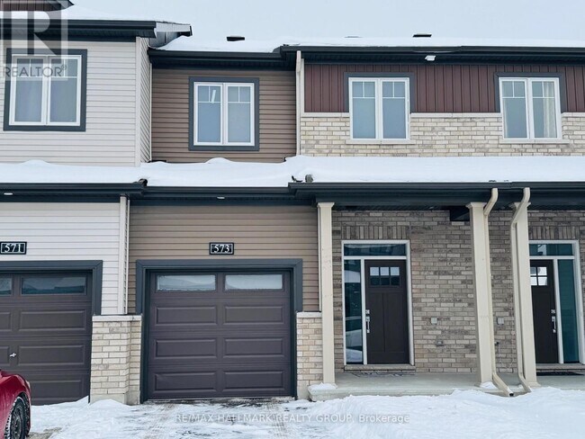 573 Lilith St in Ottawa, ON - Building Photo - Building Photo
