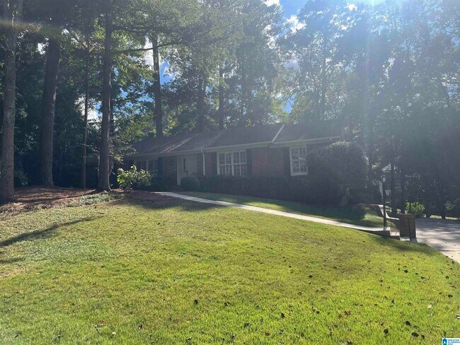 3801 Rockbrook Cir in Birmingham, AL - Foto de edificio - Building Photo