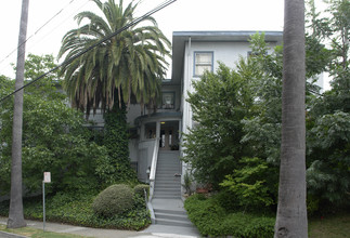 878 E 28th St in Oakland, CA - Building Photo - Building Photo