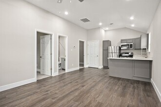 5711 Bridlington St in Houston, TX - Building Photo - Building Photo