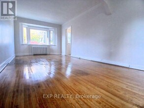861 Cosburn Ave. in Toronto, ON - Building Photo - Building Photo