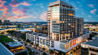 The Heights at Park Lane in Dallas, TX - Building Photo