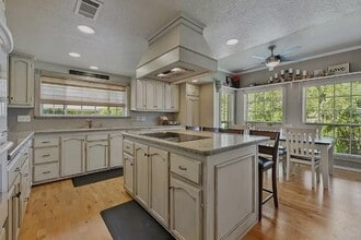 2810 Cimarron Ct in College Station, TX - Building Photo - Building Photo