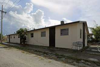 1130 N F St in Lake Worth, FL - Building Photo - Building Photo